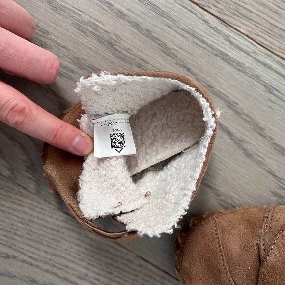 Toms Cuna Chestnut Baby Booties - Picture 4 of 12